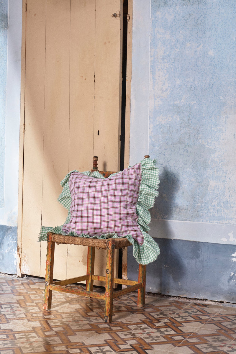 SHIPS SEPTEMBER - Marmelatta Full Ruffle Cushion