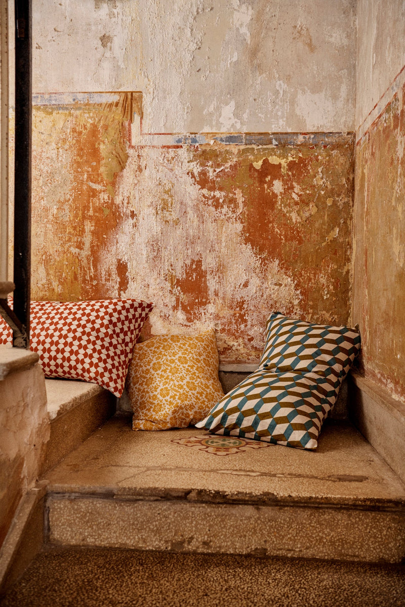 SHIPS SEPTEMBER - Lucia Cushion